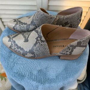 Lucky Brand Snake Print Flats